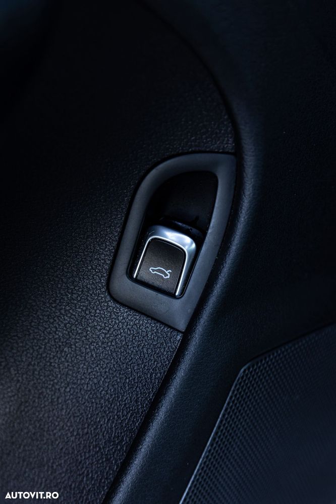 Audi A4 2.0 TDI DPF multitronic S line Sportpaket - 24