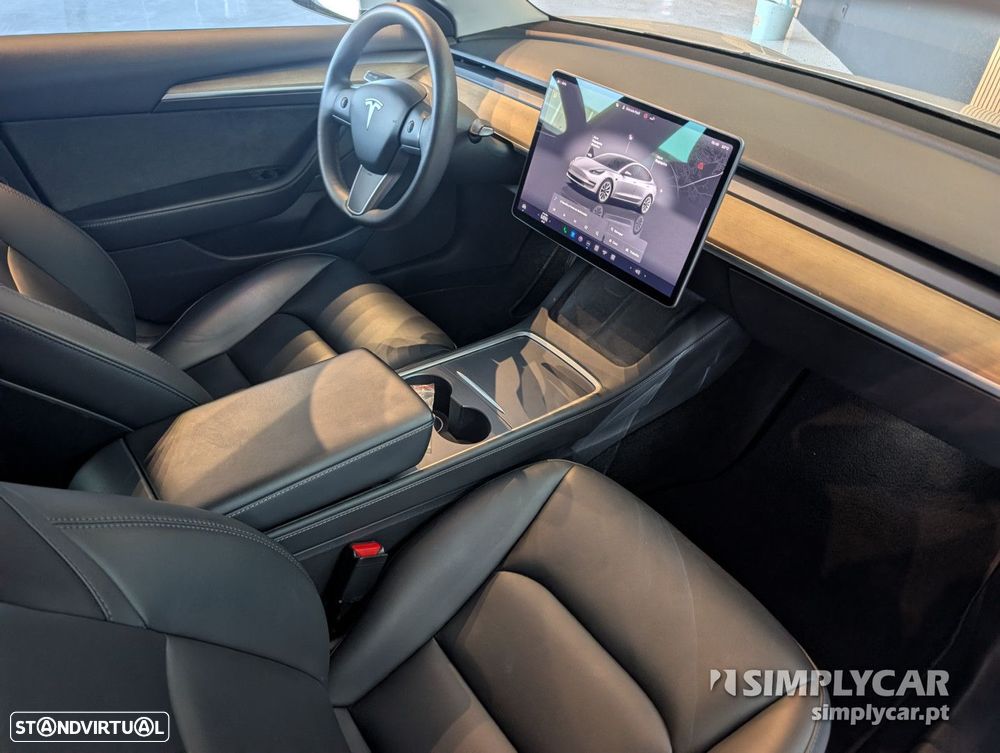 Tesla Model 3 - 7