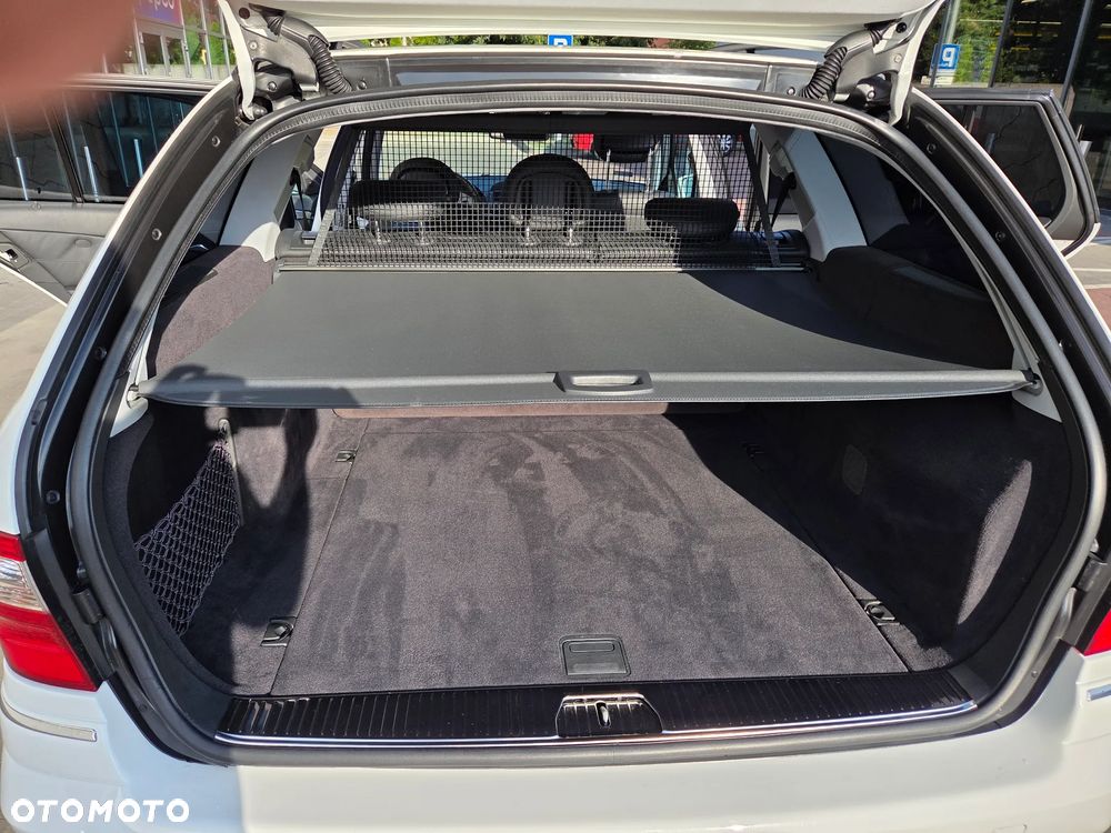 Mercedes-Benz Klasa E 500 T Avantgarde - 16