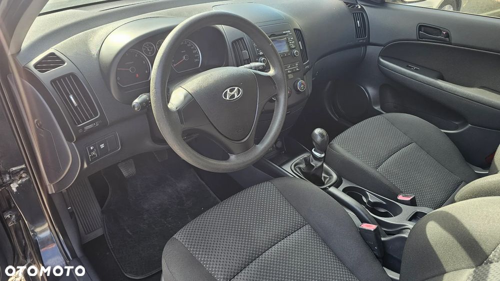 Hyundai i30 1.6 CRDi Base EU5 - 13