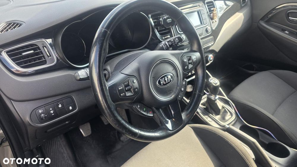 Kia Carens 1.6 GDI L - 1