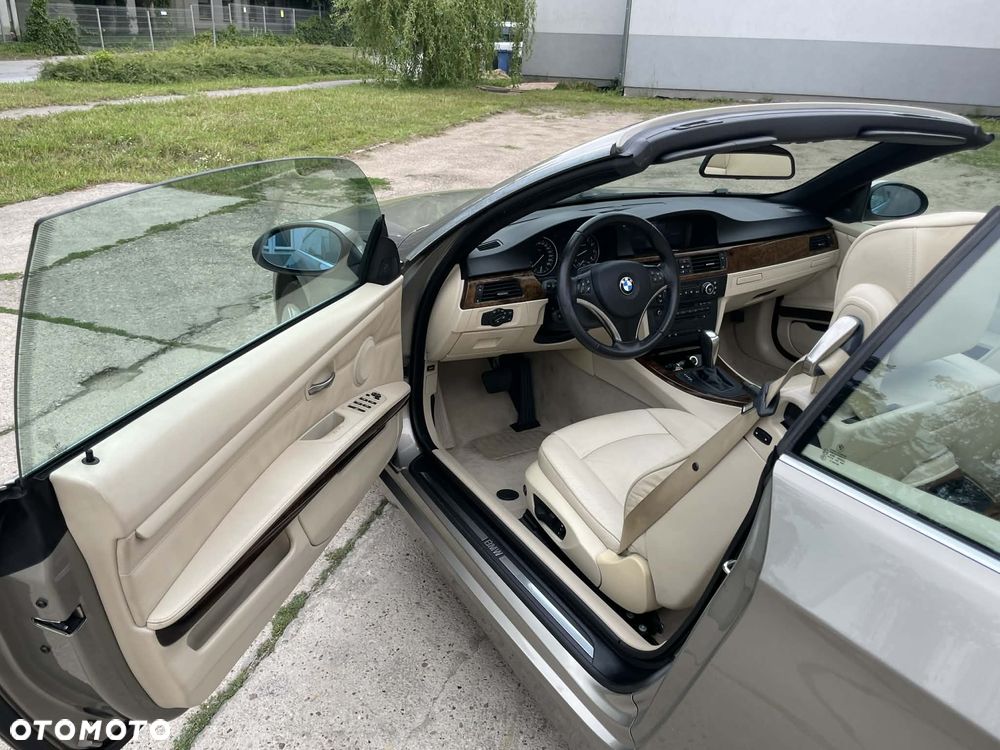 BMW Seria 3 335i - 26