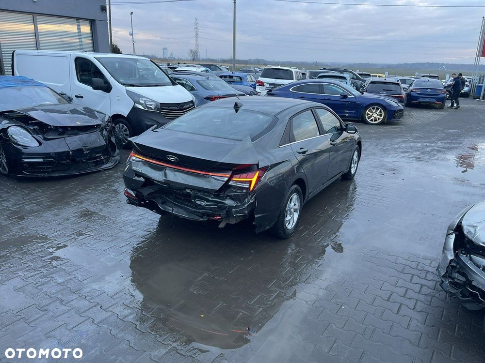 Hyundai Elantra 1.6 Modern - 2