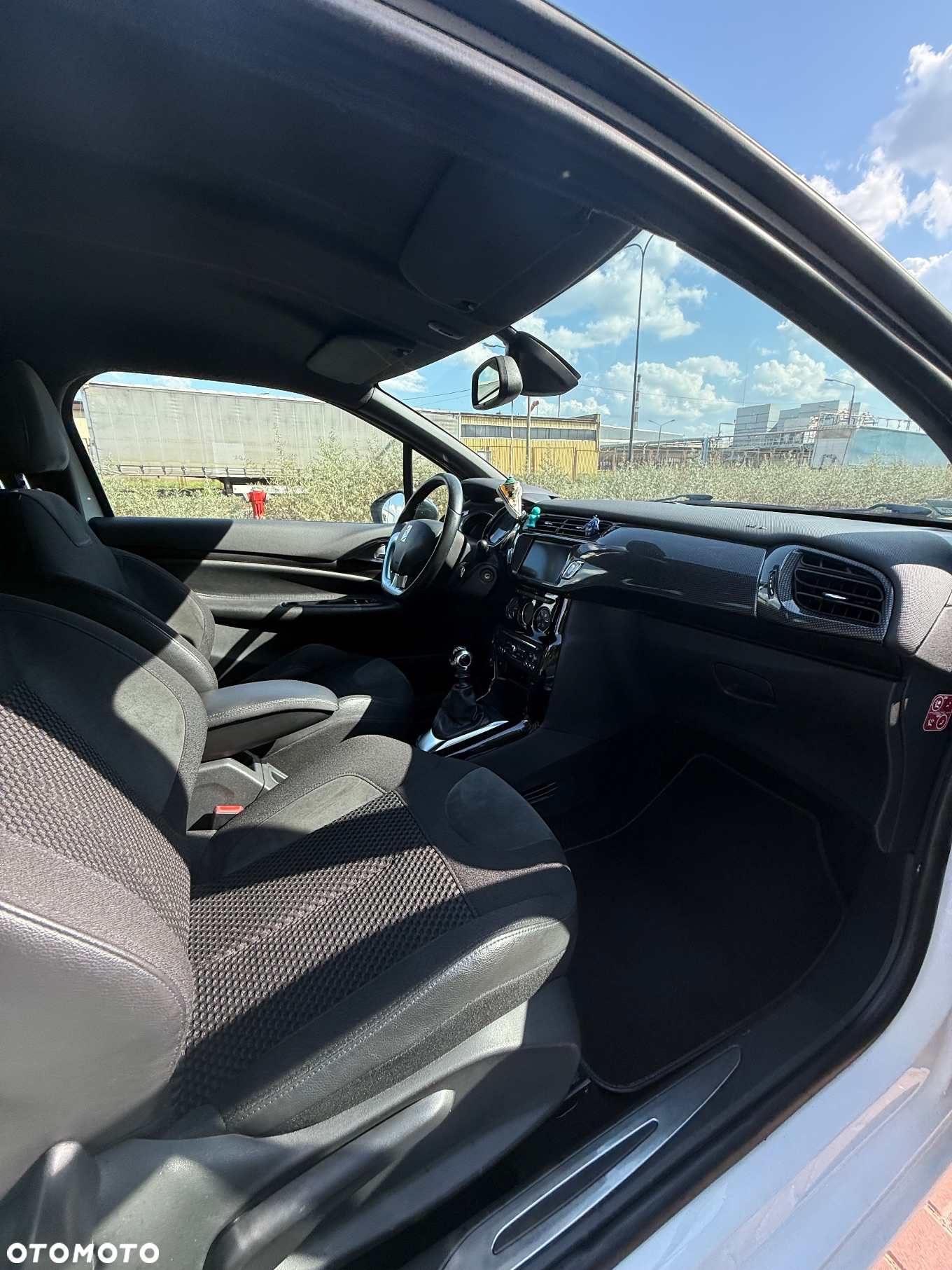 Citroën DS3 1.6 e-HDi SportChic - 17