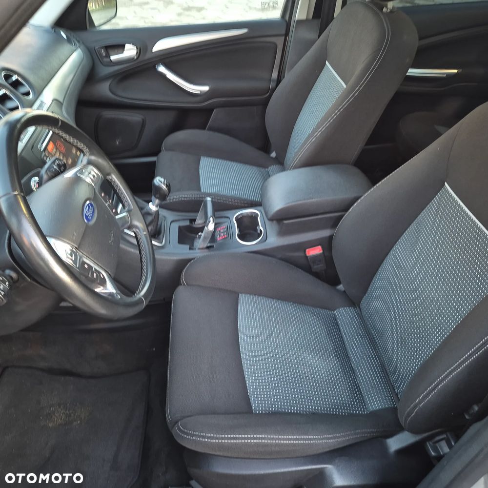 Ford S-Max - 27