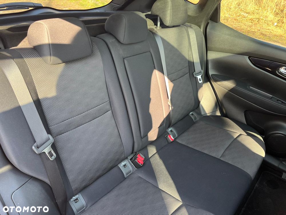 Nissan Qashqai 1.6 DCi N-Connecta - 8