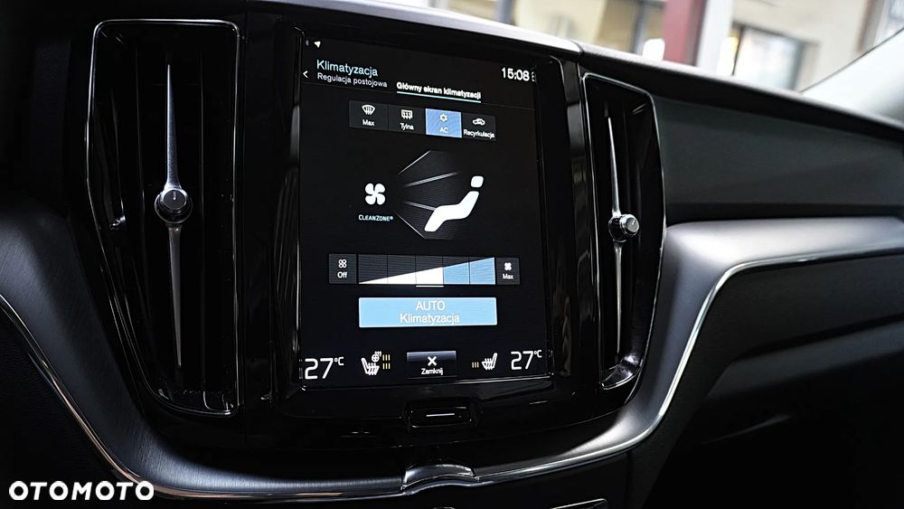 Volvo XC 60 T4 Momentum Pro - 25