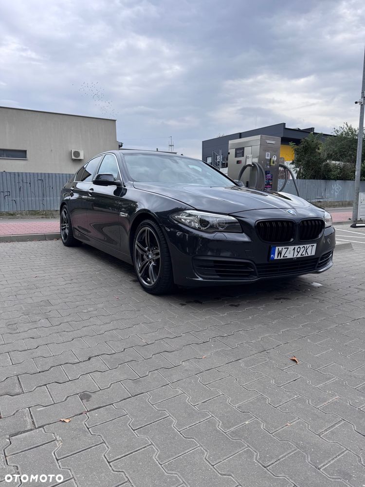 BMW Seria 5 528i - 1