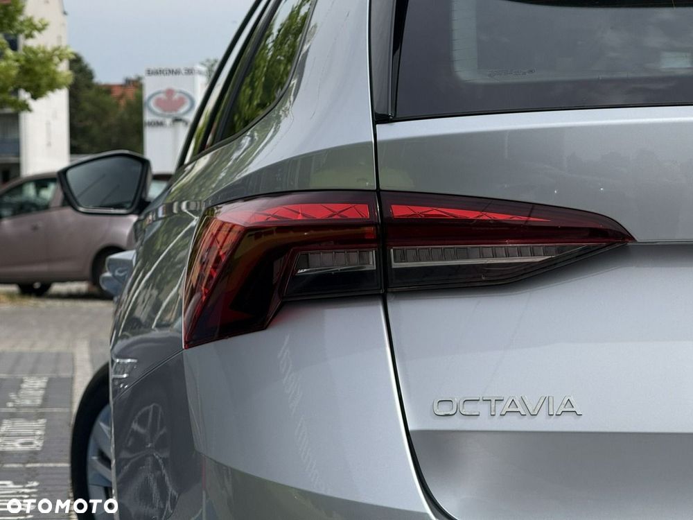 Skoda Octavia 1.5 TSI Essence - 11