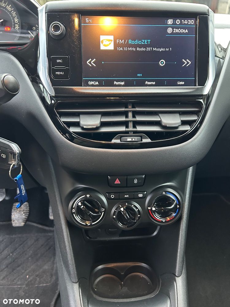 Peugeot 208 1.2 PureTech GPF Signature S&S - 12