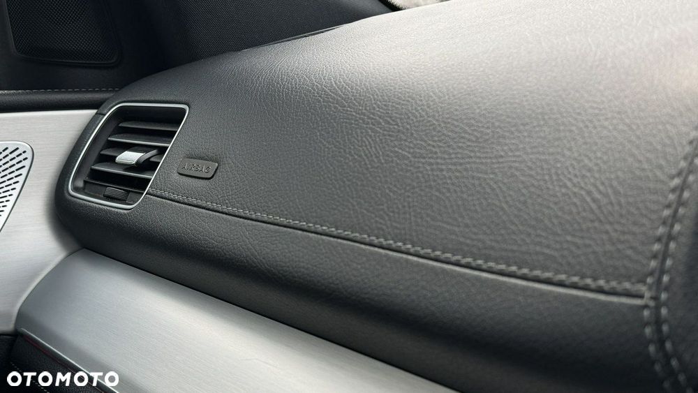 Mercedes-Benz GLS - 16