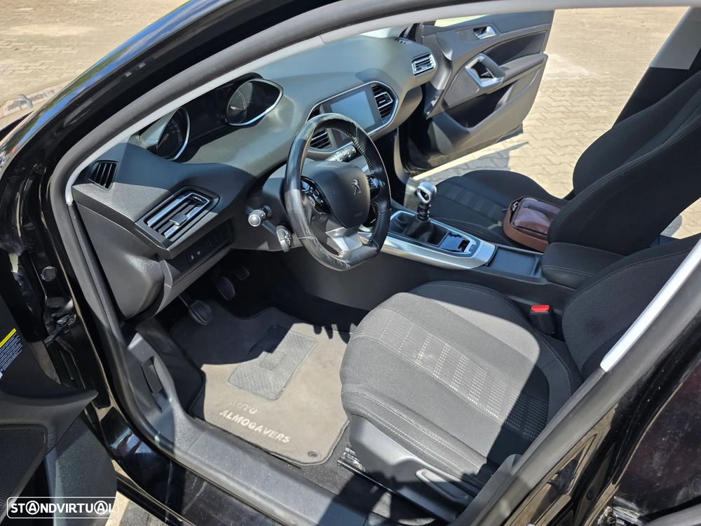 Peugeot 308 130 e-THP Stop & Start Allure - 17