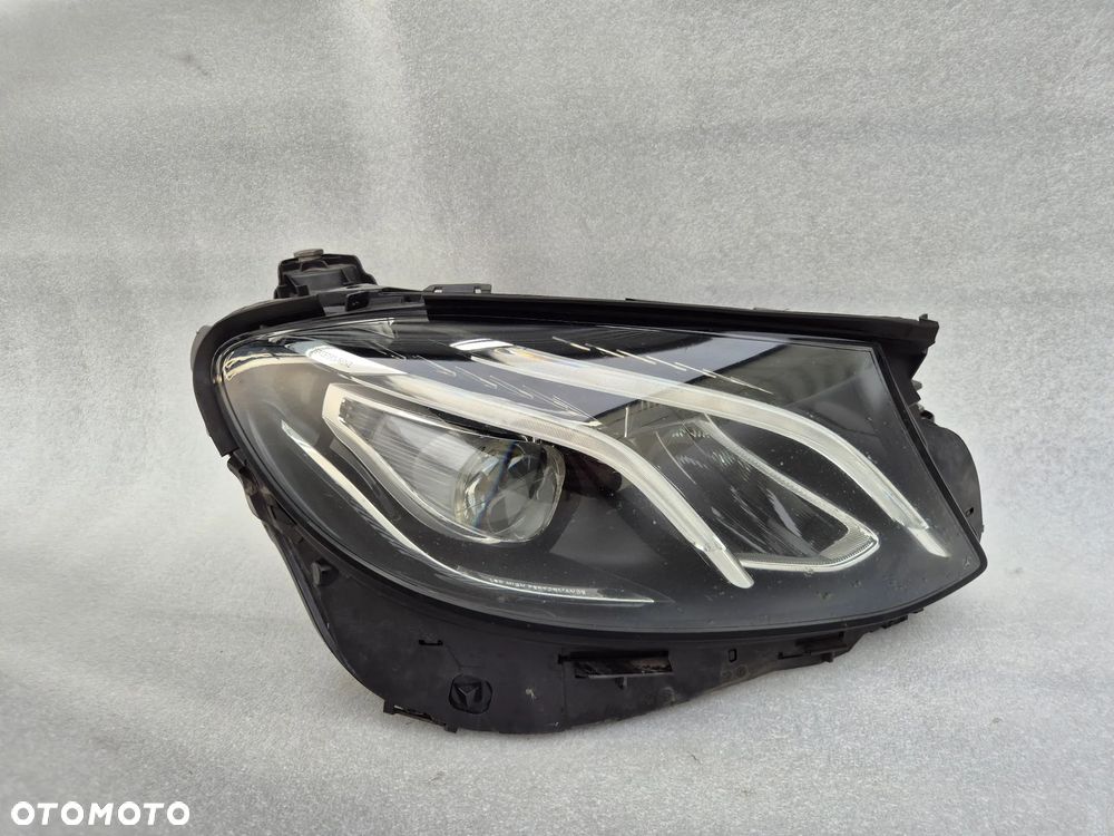 Lampa prawa Mercedes E-klasa W213 A2139064004 Full Led - 2