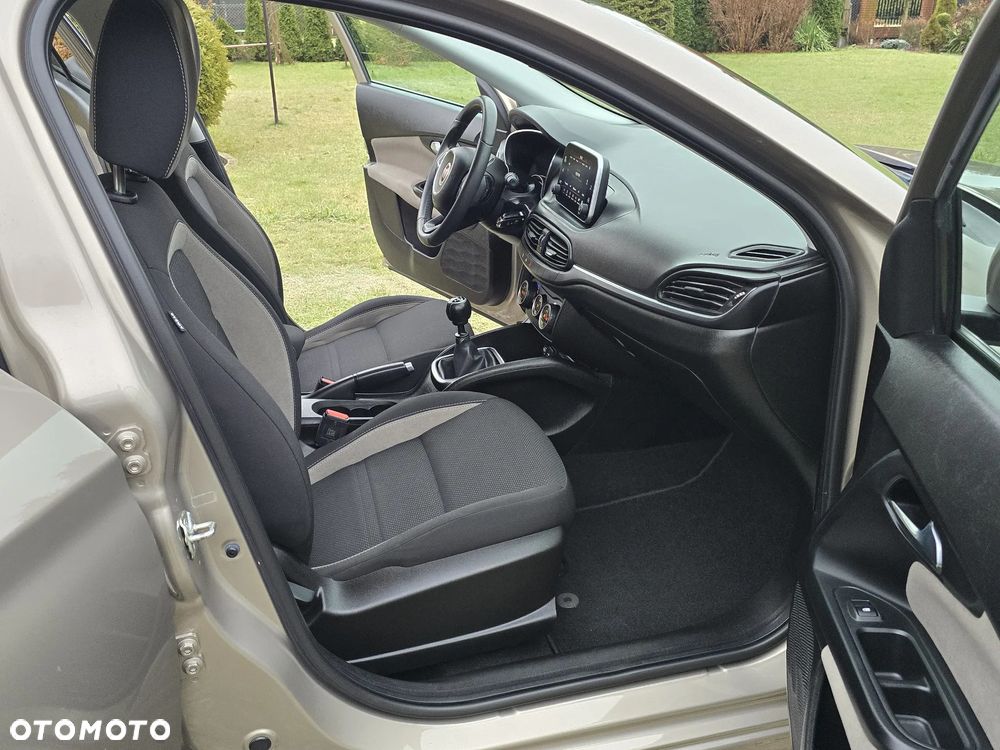 Fiat Tipo 1.4 16v Lounge EU6d - 8
