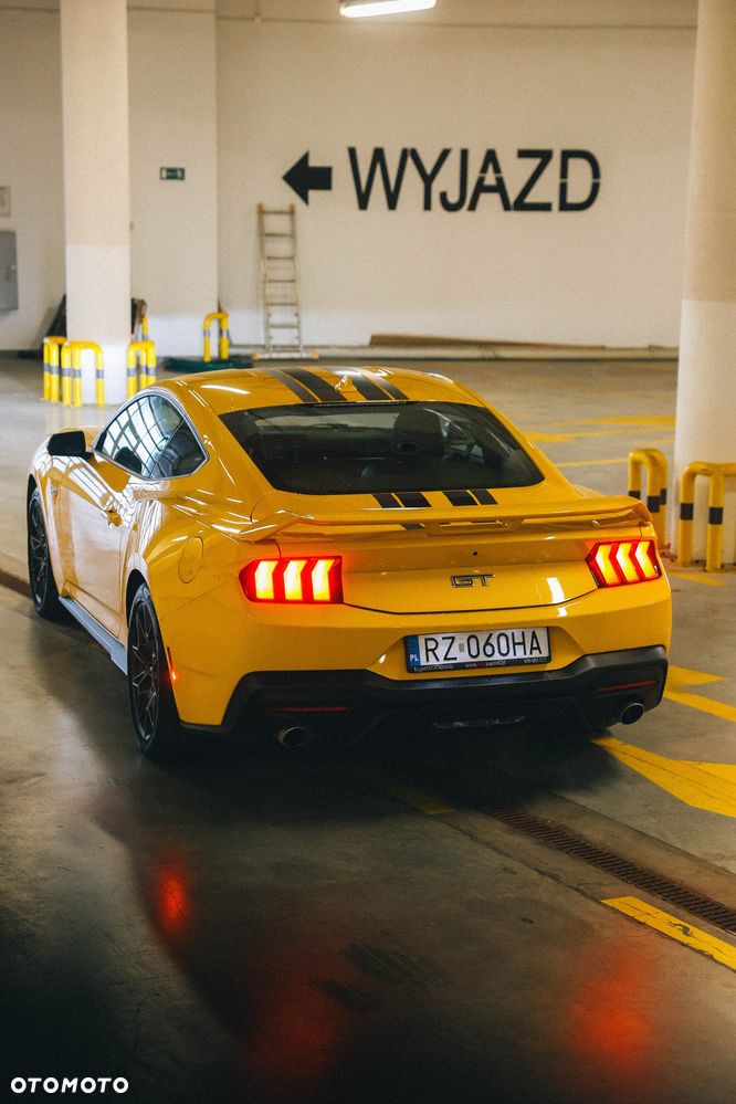 Ford Mustang 2024 photo 2