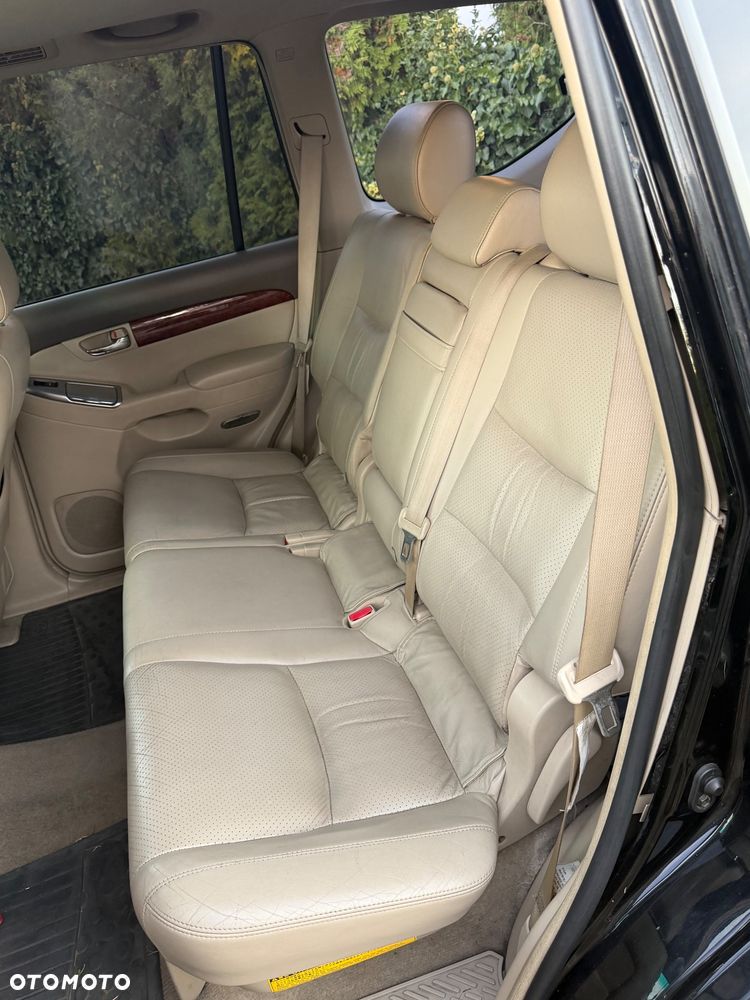 Toyota Land Cruiser - 11