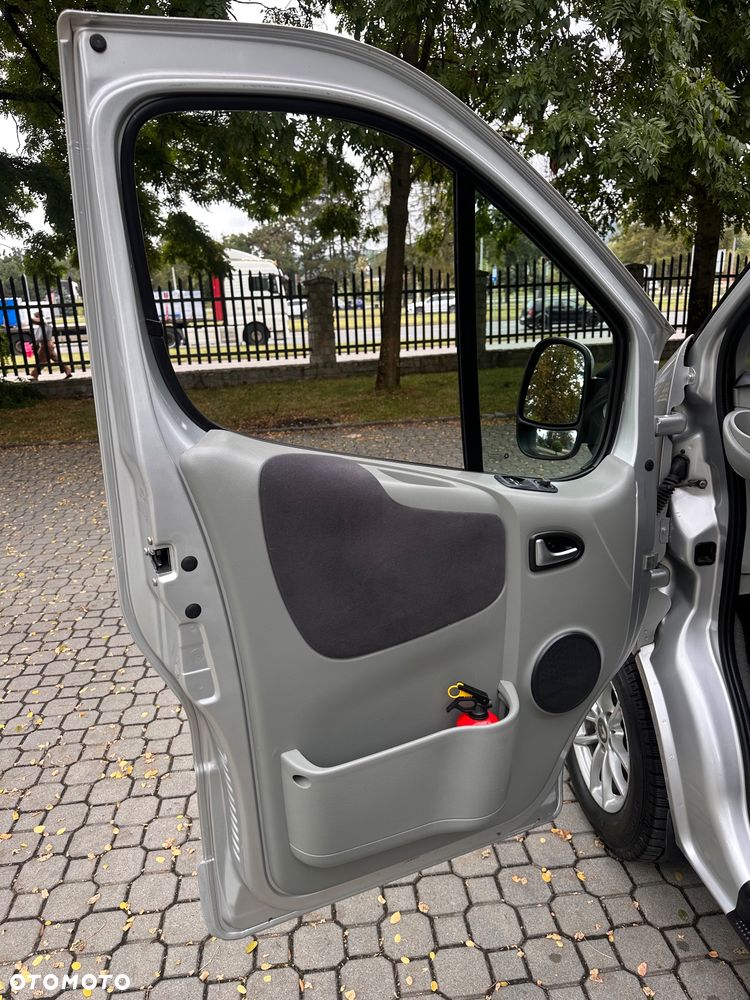 Renault Trafic Grand Passenger Expression - 13