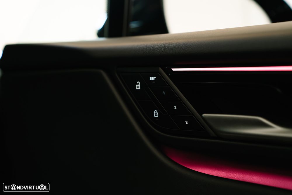Porsche Macan Electric - 23