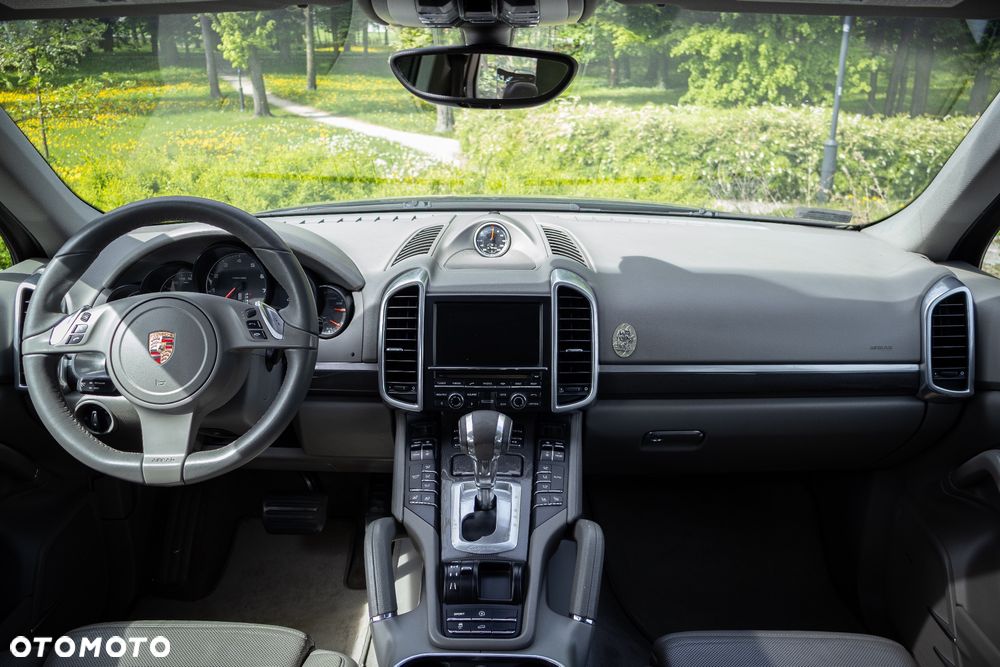 Porsche Cayenne Standard - 9