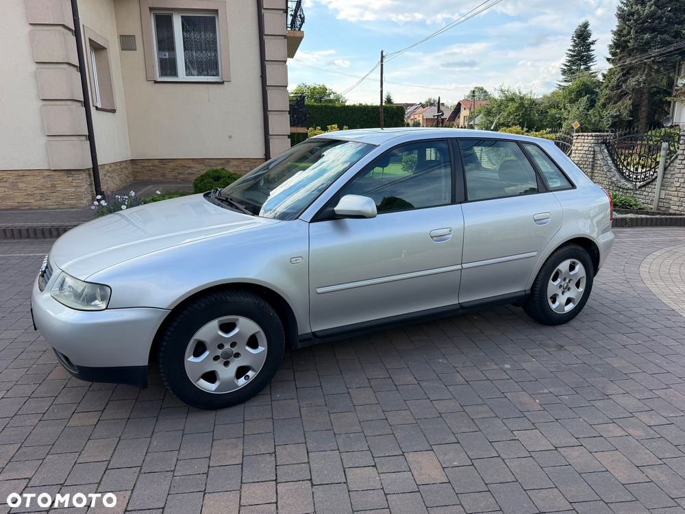 Audi A3 Sportback 1.6 Ambition - 4