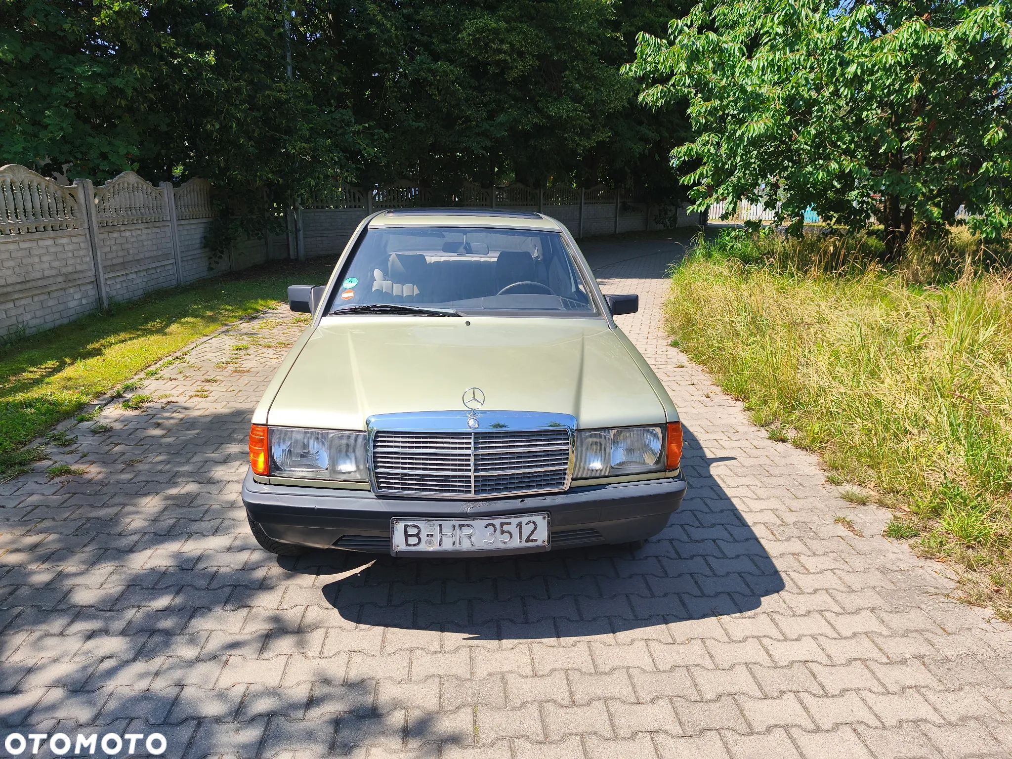 Mercedes-Benz W201 (190) - 1