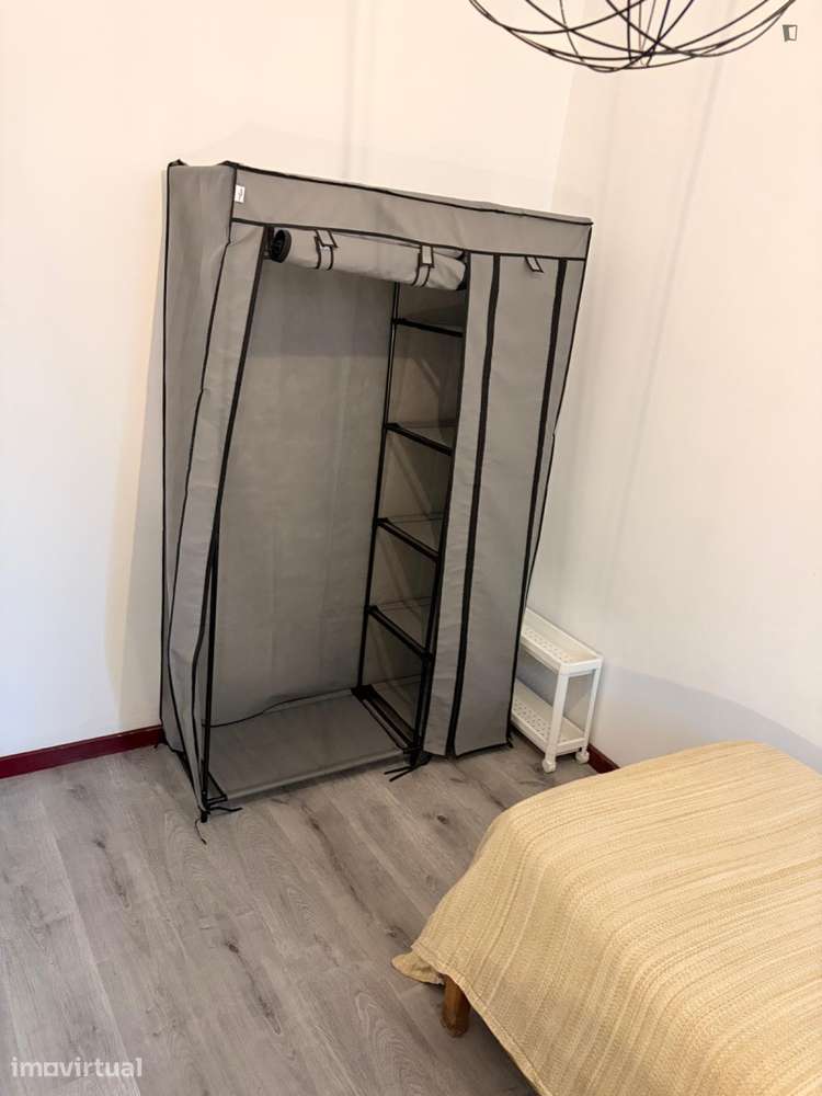 Quarto - localizado em Paranhos Porto - Grande imagem: 5/20