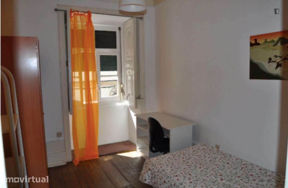 Quarto - localizado em Covilha - Grande imagem: 3/6