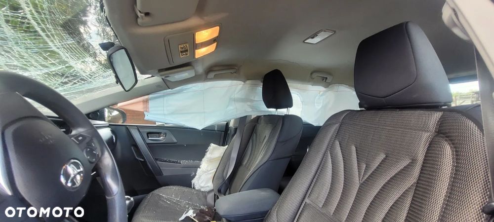 Toyota Auris 1.33 VVT-i Life - 10