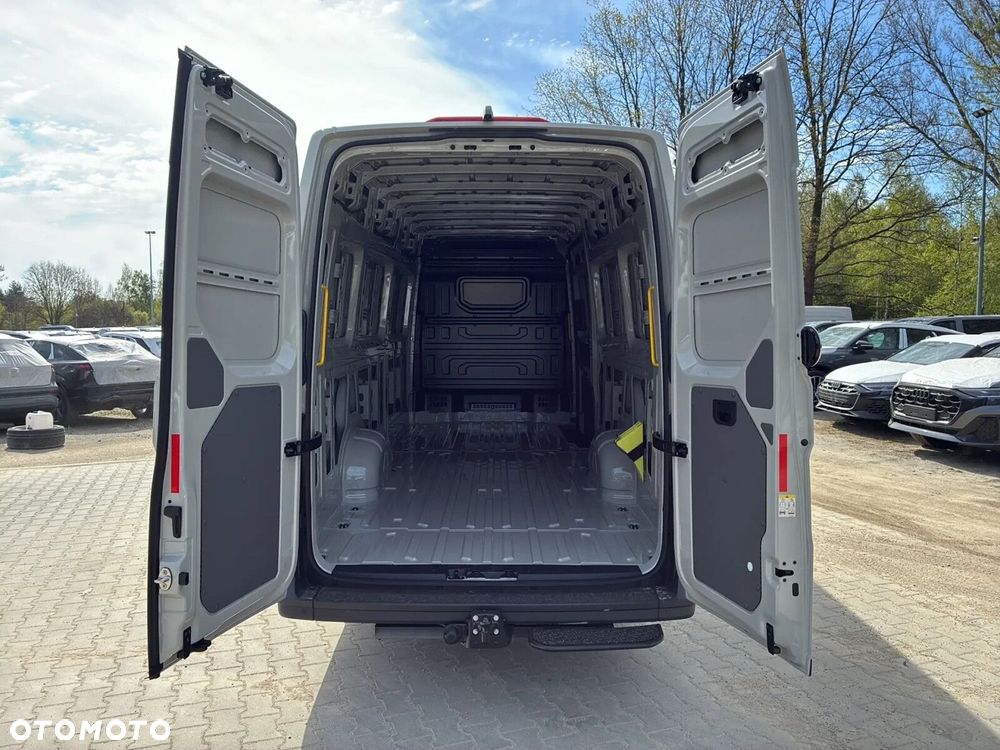 Volkswagen Crafter 35 Furgon LONG/L5H3, 2.0 BiTDI 177KM, Wysoki dach, r. o. 4490mm - 11