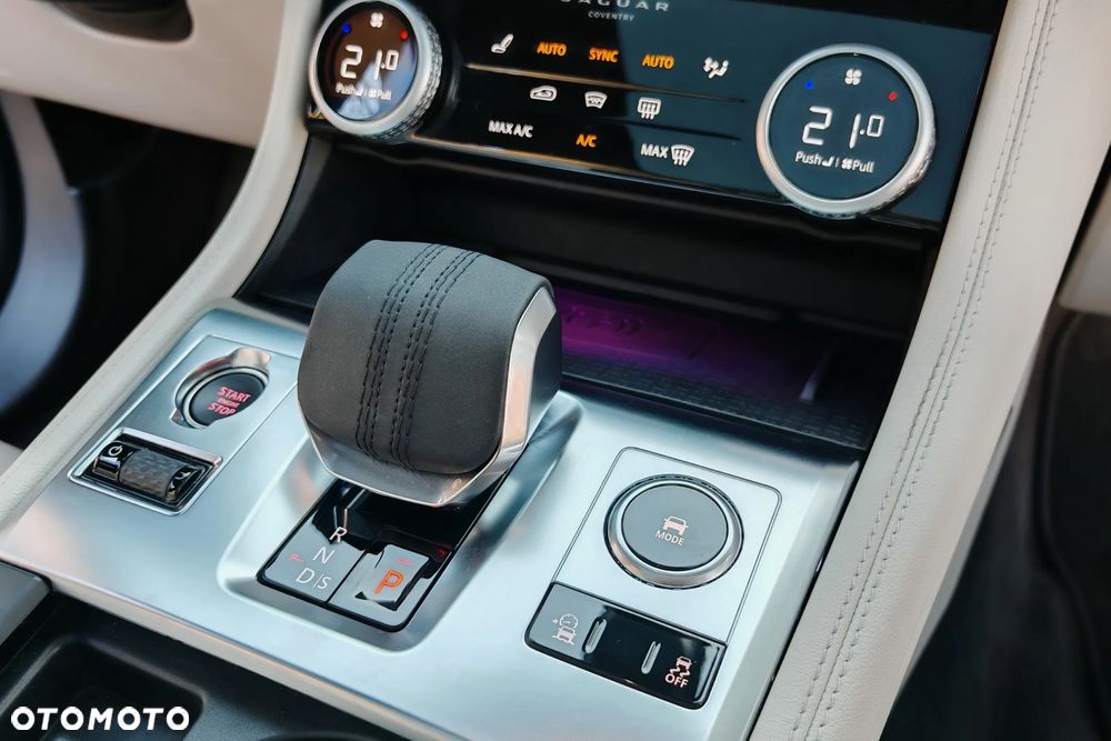 Jaguar F-Pace D200 AWD R-Dynamic SE 90th Anniversary Edition - 25