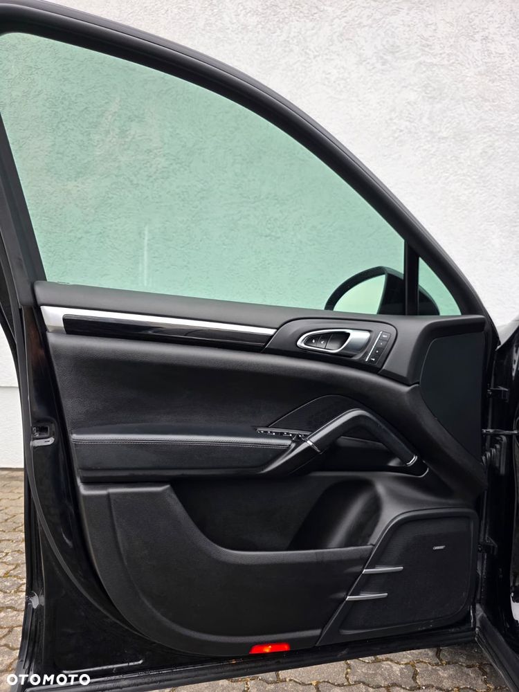 Porsche Cayenne Standard - 18