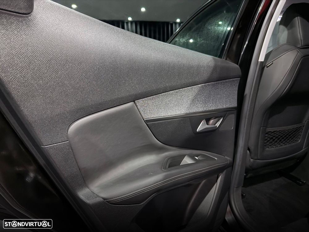 Peugeot 3008 1.2 PureTech Allure EAT8 - 29