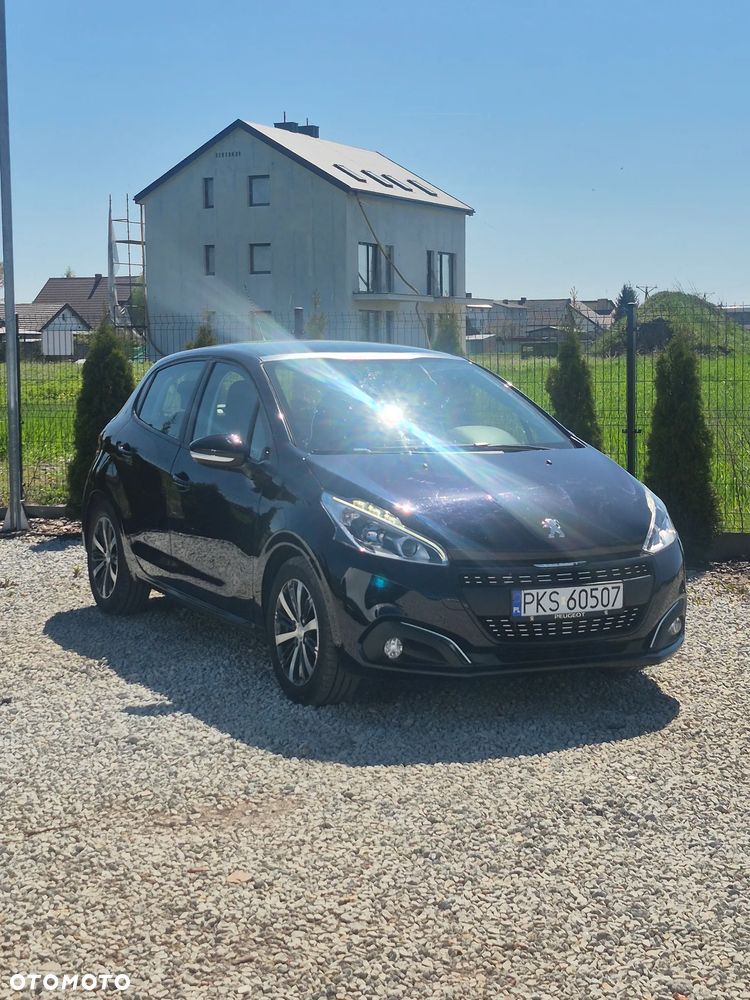 Peugeot 208 - 4