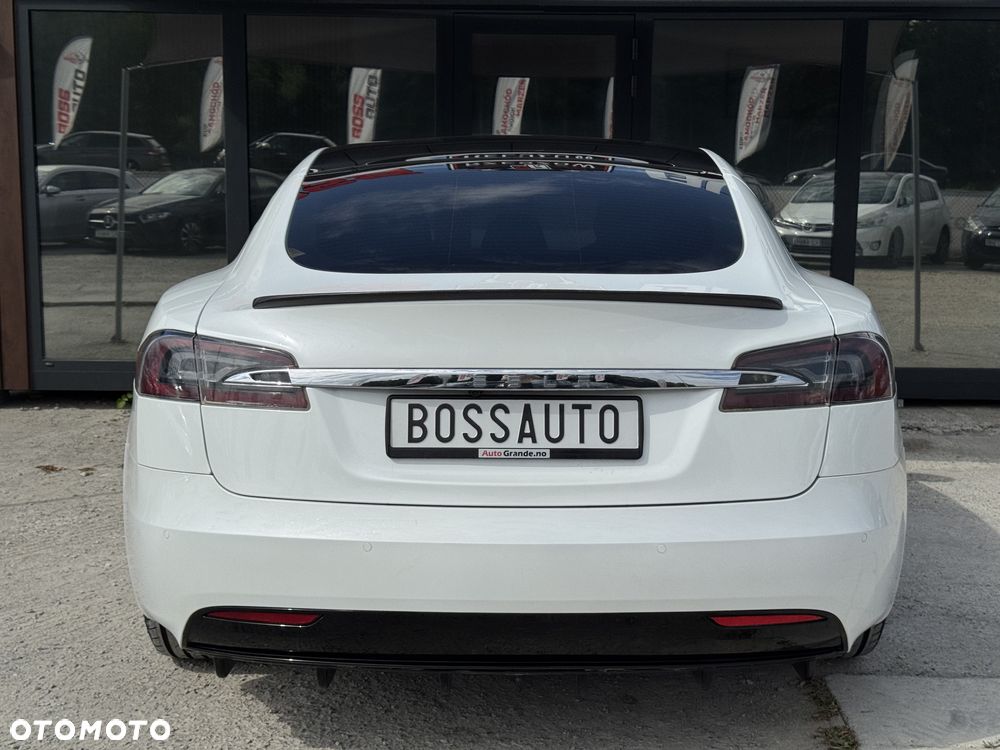 Tesla Model S - 9