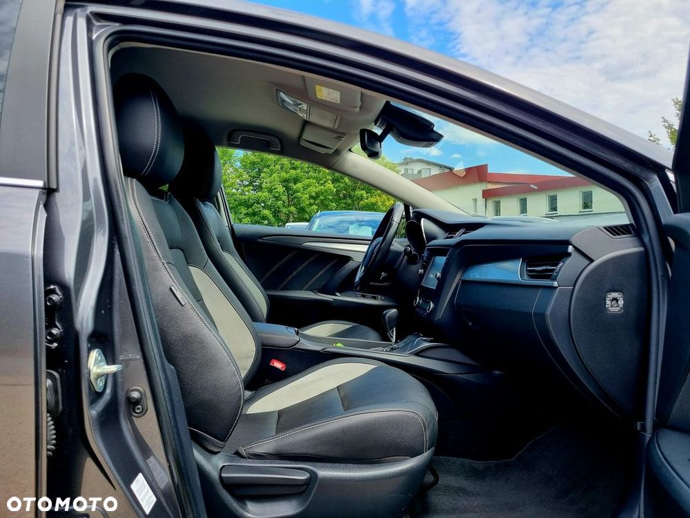 Toyota Avensis 1.8 Premium MS - 11