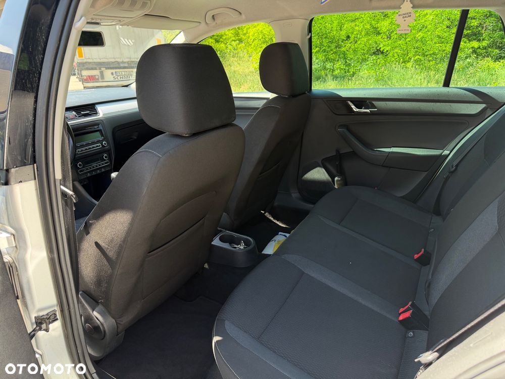 Skoda RAPID 1.6 TDI DPF Edition - 12