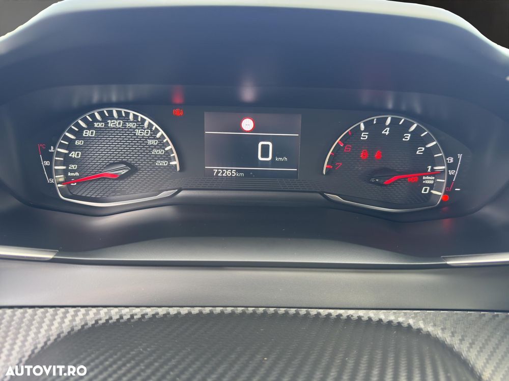 Peugeot 208 PureTech 100 Business - 8