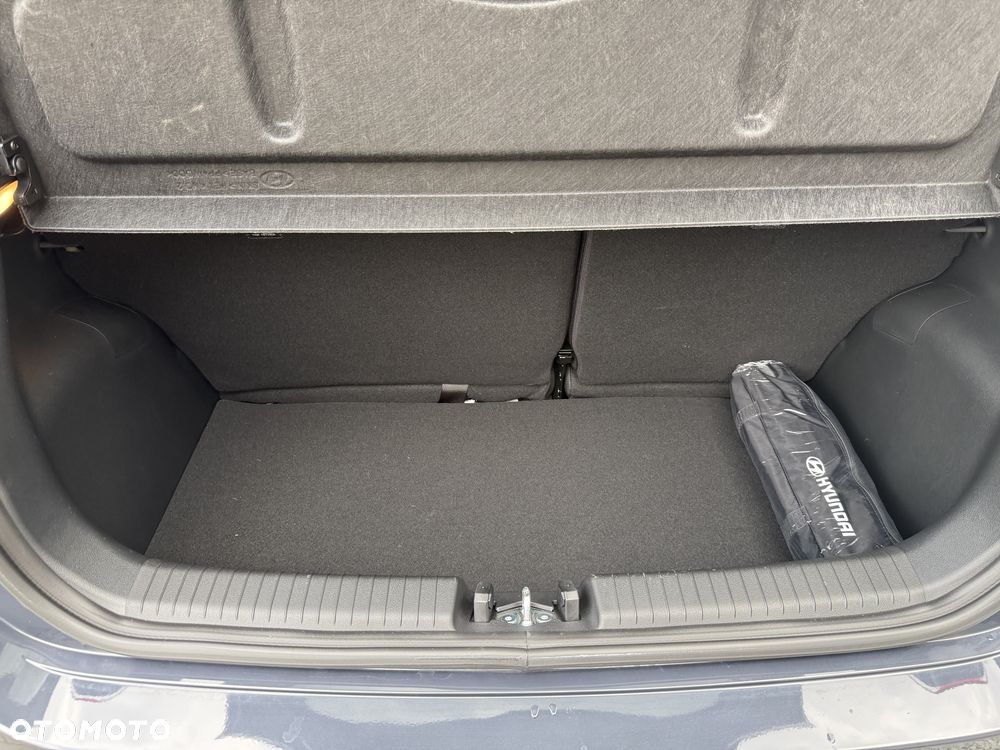 Hyundai i10 1.0 Fifa World Cup Edition - 33