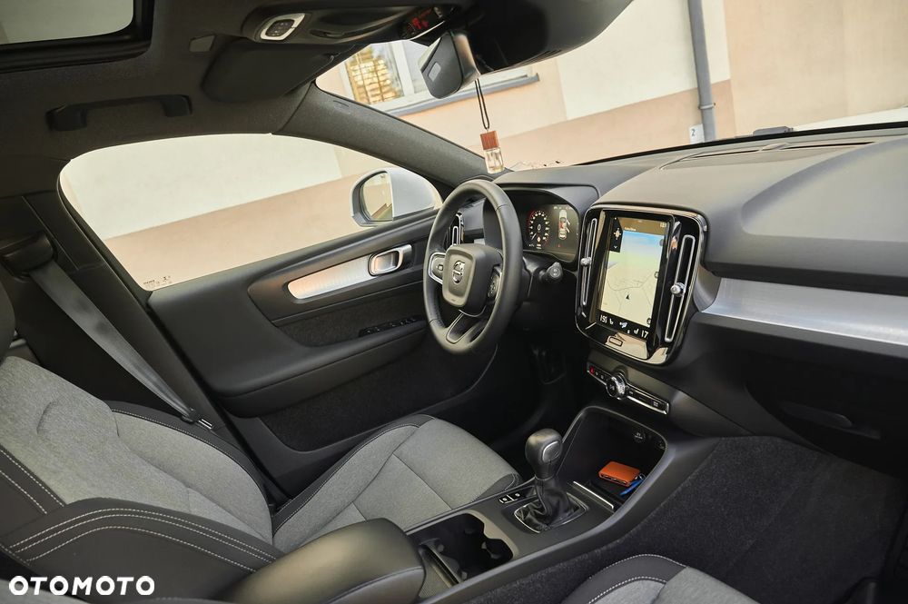 Volvo XC 40 T3 Momentum Pro - 35