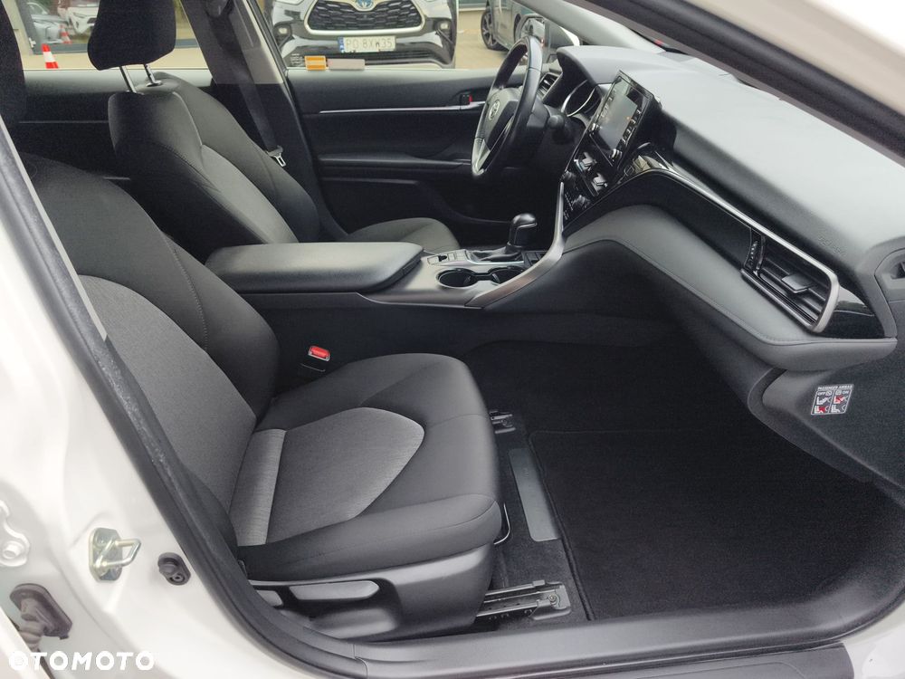 Toyota Camry 2.5 Hybrid Comfort CVT - 9