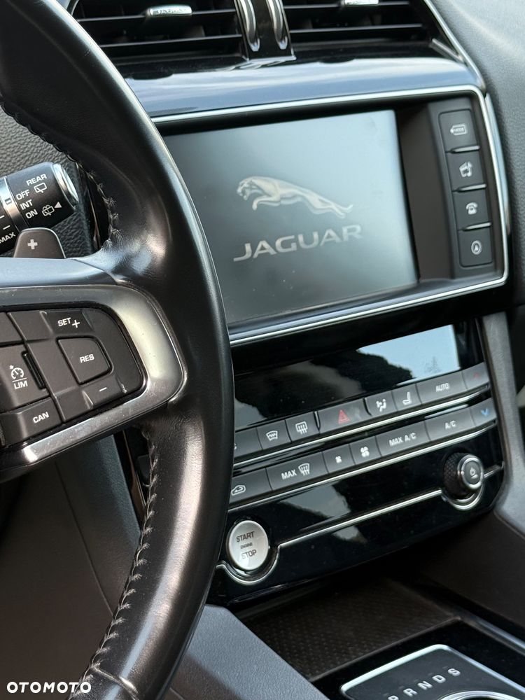 Jaguar F-Pace 2.0 i4D AWD Prestige - 8