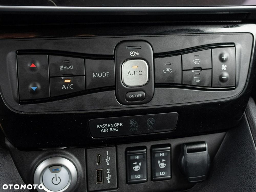 Nissan Leaf 40kWh N-Connecta - 17
