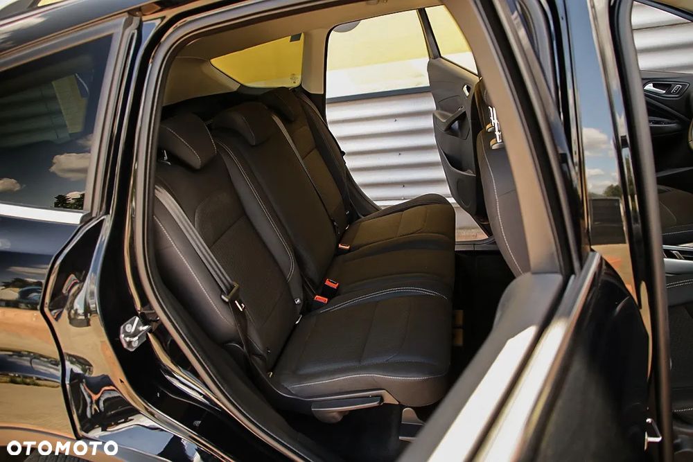 Ford Kuga 1.5 EcoBoost 2x4 Trend - 23