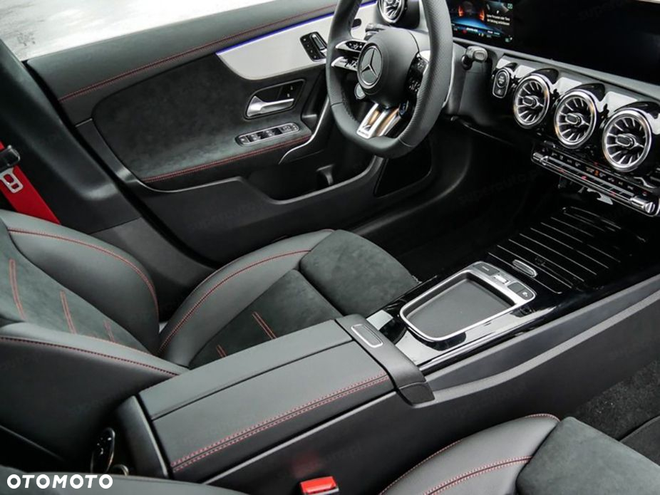 Mercedes-Benz CLA AMG 35 4-Matic 7G-DCT - 9