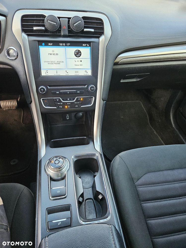 Ford Fusion - 13