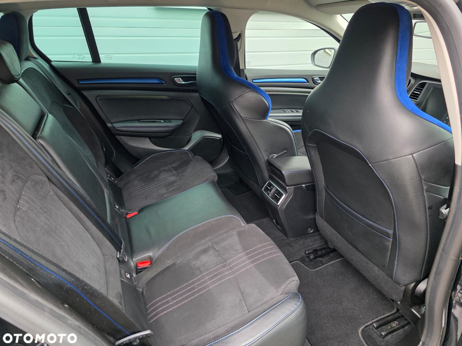 Renault Megane Grandtour TCe 160 GPF EDC GT LINE - 23