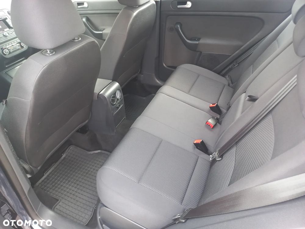 Volkswagen Golf Plus 1.6 TDI DPF Comfortline - 21