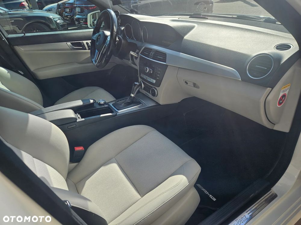 Mercedes-Benz Klasa C 250 CDI DPF 4Matic 7G-TRONIC BlueEFFICIENCY - 18