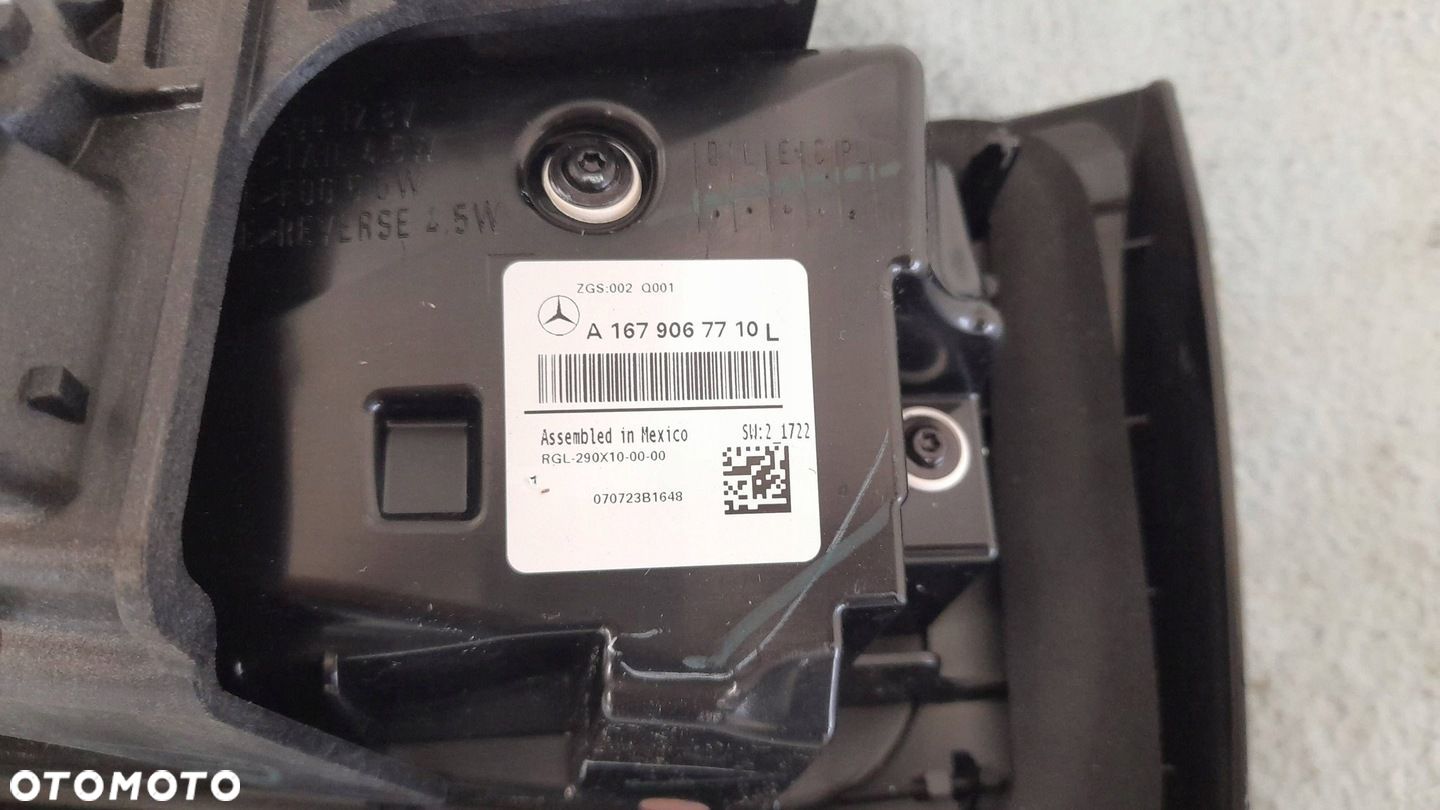 Mercedes-Benz GLS X167 2022 Z tyłu Lampa tylna - 1