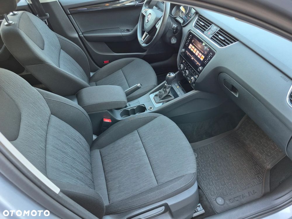 Skoda Octavia 2.0 TDI SCR Style DSG - 10